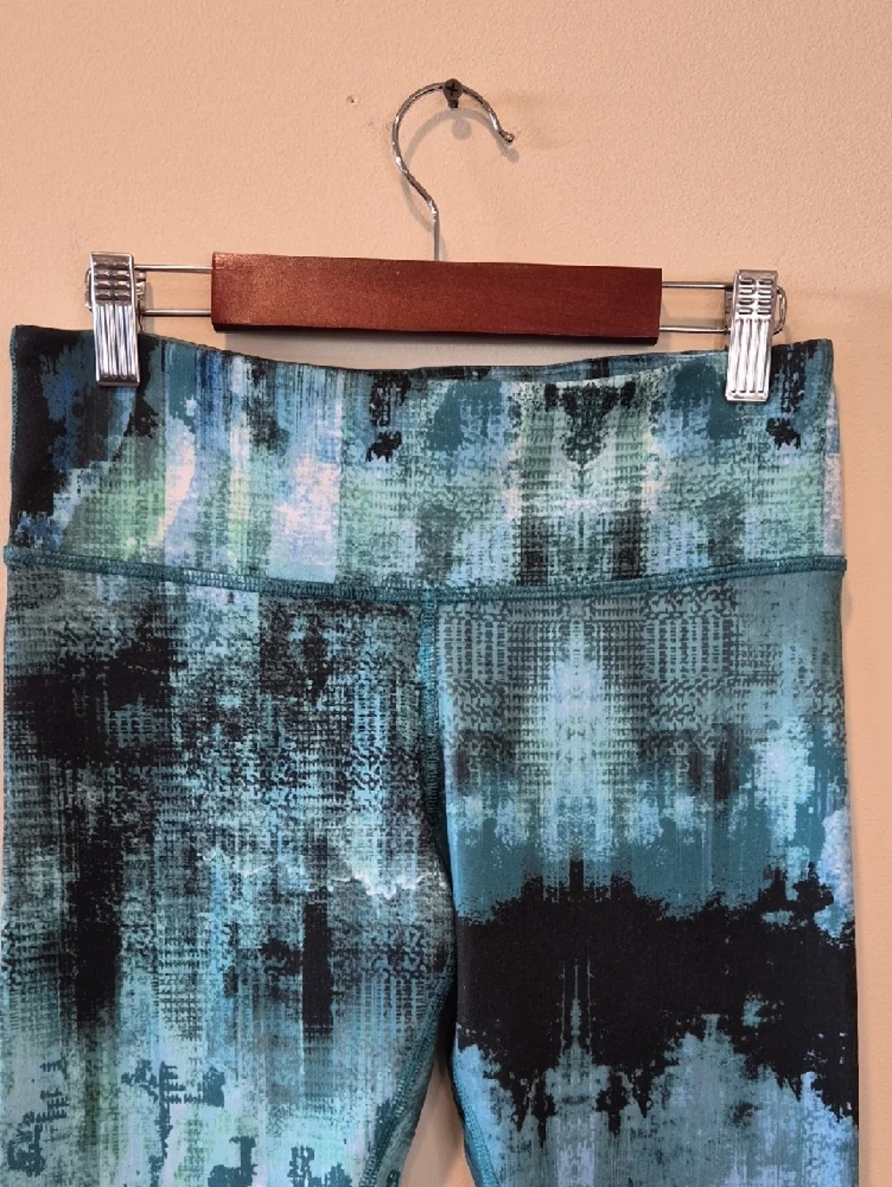 ALO Yoga Blue & Black Abstract Print Leggings
